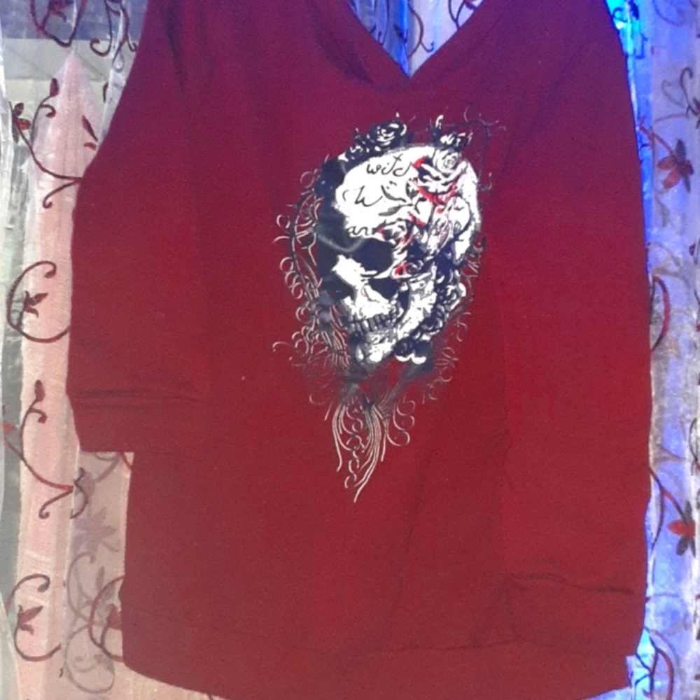 Skull sweatshirt